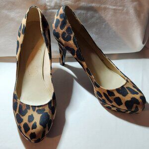 Marc Fisher platform stilettos sz 8.5 M animal print GUC